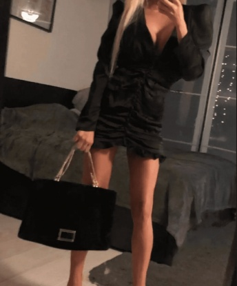 😘 Живу в Москве, где сопровождаю успешных и взыскательных мужчин. Мои услуги – идеальное сочетание нежности и страсти, которое позволит тебе полностью расслабиться и насладиться каждой минутой нашего встречи. 😍 У меня потрясающая фигура, которая заведет тебя с первого взгляда, и умение создавать атмосферу доверия и уюта. Забудь обо всех заботах и позволь себе настоящее удовольствие! 🔥 Также можешь посмотреть мои фото и ознакомиться с отзывами на моем профиле. Я готова воплотить все твои фантазии в реальность! 💋 Евгения